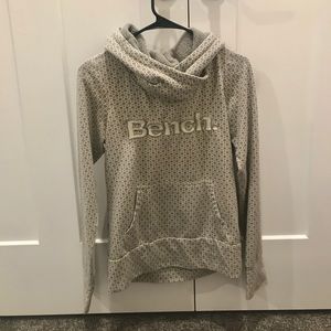 Women’s Bench sweater